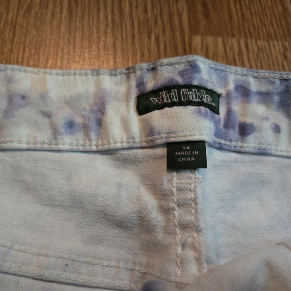 Wild Fable Blue and White Floral Jean Shorts - Picture 6 of 6